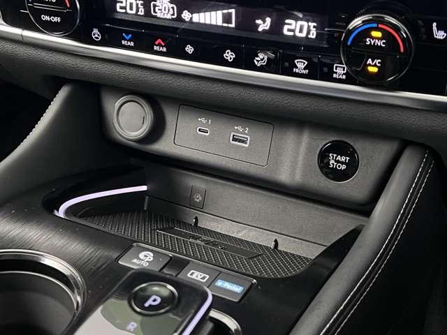 コード不要のワイヤレス充電付きです。