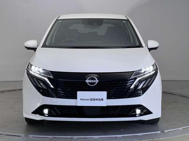 オーラ １．２　Ｇ　レザーエディション　ＢＯＳＥサウンド　プロパイロット　ＥＴＣ　全周囲カ　追突防止　レーダークルーズ　車線逸脱警報装置　盗難防止　バックモニター　インテリジェントキー　メモリーナビゲーション　ＡＷ　キーレスエントリー　オートエアコン　ＡＢＳ　パワーウィンドウ　ＩＳＳ（5枚目）