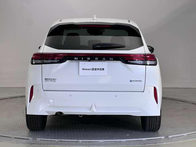 オーラ １．２　Ｇ　レザーエディション　ＢＯＳＥサウンド　プロパイロット　ＥＴＣ　全周囲カ　追突防止　レーダークルーズ　車線逸脱警報装置　盗難防止　バックモニター　インテリジェントキー　メモリーナビゲーション　ＡＷ　キーレスエントリー　オートエアコン　ＡＢＳ　パワーウィンドウ　ＩＳＳ（6枚目）