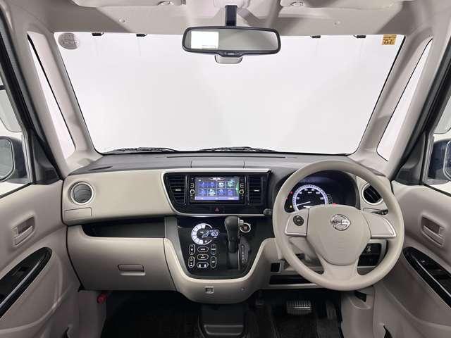 デイズルークス ６６０　Ｘ　ＥＴＣ　アラウンドビューモニター　電動スライ　プリクラッシュ　アイドリングストップ機能　ナビＴＶ　イモビライザー　運転席エアバック　デュアルエアバッグ　バックカメラ　フルオートエアコン　サイドエアバッグ　パワーウィンドウ　片側電動両側スライドドア（3枚目）