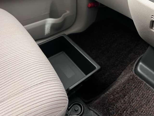 デイズルークス ６６０　Ｘ　ＥＴＣ　アラウンドビューモニター　電動スライ　プリクラッシュ　アイドリングストップ機能　ナビＴＶ　イモビライザー　運転席エアバック　デュアルエアバッグ　バックカメラ　フルオートエアコン　サイドエアバッグ　パワーウィンドウ　片側電動両側スライドドア（10枚目）