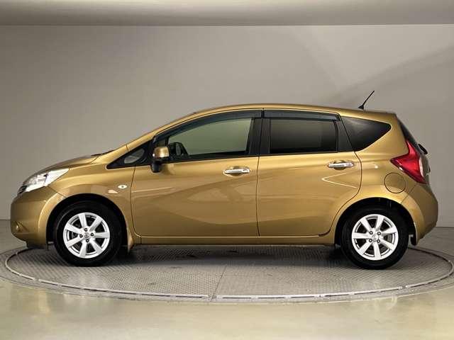 ノート １．２　メダリスト　アラウンドモニター　ワンセグＴＶ　ＥＴＣ　アラウンドビュモニター　イモビライザー　Ａストップ　インテリキー　オートエアコン　左右エアバック　メモリーナビ　ＥＴＣ　１オーナー　ナビＴＶ　パワーウインドー　パワステ　運転席エアバッグ　ワンセグ（3枚目）