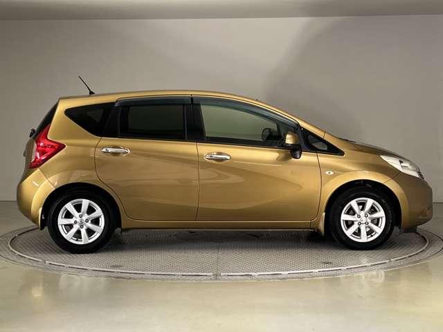 ノート １．２　メダリスト　アラウンドモニター　ワンセグＴＶ　ＥＴＣ　アラウンドビュモニター　イモビライザー　Ａストップ　インテリキー　オートエアコン　左右エアバック　メモリーナビ　ＥＴＣ　１オーナー　ナビＴＶ　パワーウインドー　パワステ　運転席エアバッグ　ワンセグ（9枚目）