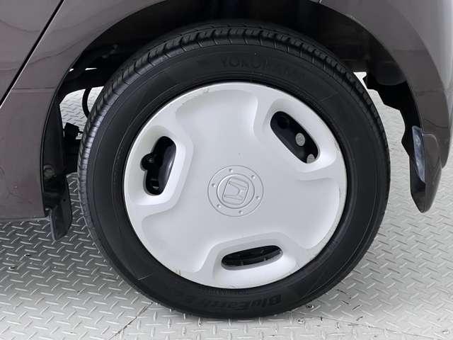 【純正ホイールキャップ装備】純正なのでバチっと決まっていてかっこいいですね☆