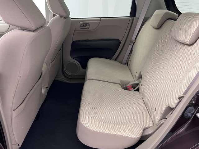 クッション性が高い後席シートでゆったりと座ることができます！