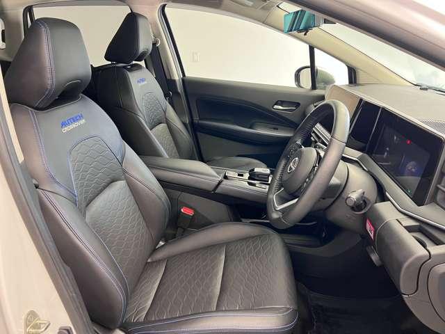 【運転席シート】ゆったりと広々した空間です。ストレスなく運転ができますよ！