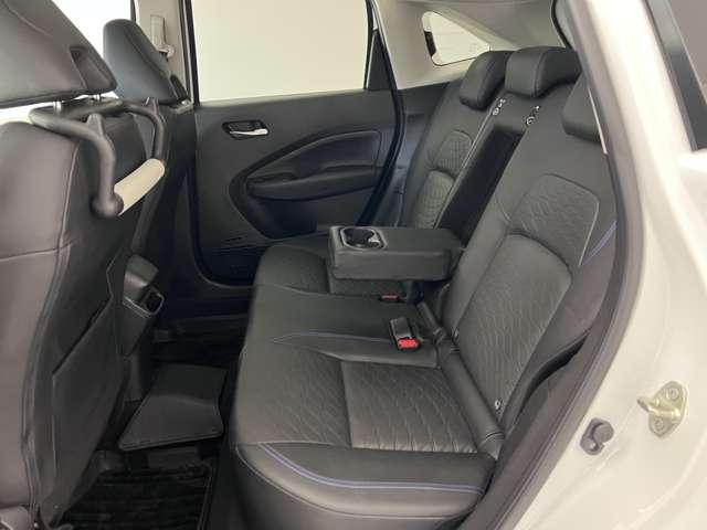 【後席シート】クッション性が高く、ゆったりと座ることができます。