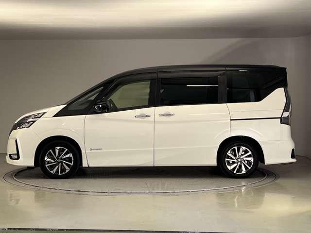 セレナ １．２　ｅ－ＰＯＷＥＲ　ハイウェイスター　Ｖ　後席モニター　前後ドラレコ　ＥＴＣ　全周囲カメ　３６０°カメラ　エマジェンシーブレーキ　スマキー　バックカメラ　ＬＥＤ　レーンアシスト　ＥＴＣ　Ａストップ　イモビ　フルオートエアコン　アルミホイール　エアバック　メモリーナビ　キーフリー　ナビＴＶ（6枚目）
