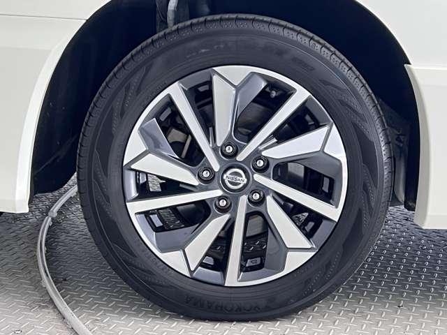 セレナ １．２　ｅ－ＰＯＷＥＲ　ハイウェイスター　Ｖ　後席モニター　前後ドラレコ　ＥＴＣ　全周囲カメ　３６０°カメラ　エマジェンシーブレーキ　スマキー　バックカメラ　ＬＥＤ　レーンアシスト　ＥＴＣ　Ａストップ　イモビ　フルオートエアコン　アルミホイール　エアバック　メモリーナビ　キーフリー　ナビＴＶ（10枚目）