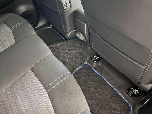 リーフ e+ アーバンクロム 前後ドラレコ ETC 全周囲カメラ シートヒー エマブレ ナビ インテリキー 盗難防止 オートエアコン 車線逸脱警報 ETC アルミホイール ドラレコ キーレスエントリー メモリーナビ バックモニター(13枚目)