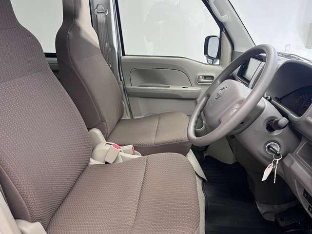 クリッパーバン ６６０　ＤＸ　ハイルーフ　メモリーナビ　障害物センサー　Ｂｌｕｅｔｏｏｔｈ　デュアルカメラブレーキサポート　ワンオーナー　点検記録簿　ＥＴＣ　リモコンキー　エアコン　運転席エアバッグ　パワーウィンドウ　Ｗエアバッグ　パワーステアリング　ＡＢＳ　レーンキープ　ｉストップ（11枚目）