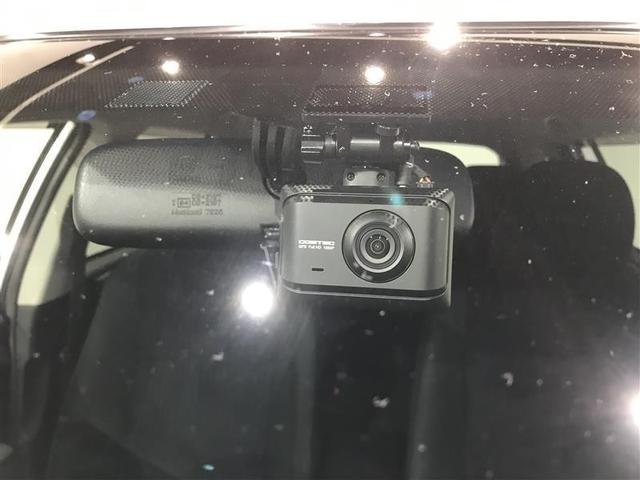 カローラフィールダー ハイブリッドＧ　ワンセグテレビ　助手席エアバック　エアバック　メディアプレイヤー接続　カーテンエアバッグ　ワイヤレスキー　パワーウィンド　横滑防止装置　ＡＡＣ　ＡＢＳ　メモリナビ　パワーステアリング　ＥＴＣ（3枚目）