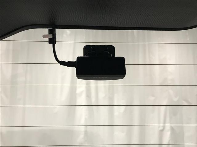 エスクァイア ハイブリッドGi Rカメラ AAC ナビ&TV リアエアコン 記録簿付き 地デジ クルーズコントロール LEDライト キーレスエントリー スマートキー付 DVD再生可 エアバック 横滑防止装置 ドライブレコーダー AW(6枚目)