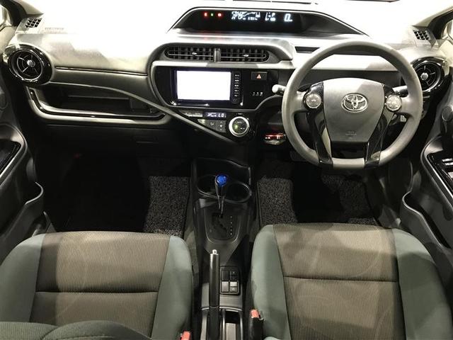 アクア Ｓスタイルブラック　ＡＵＸ端子　記録簿あり　バックモニタ－　ナビＴＶ　イモビライザー　スマートキープッシュスタート　ＥＴＣ付き　Ｗエアバッグ　キーフリ　メモリーナビゲーション　横滑り防止装置付き　１セグ　ＡＢＳ　ＰＳ（2枚目）