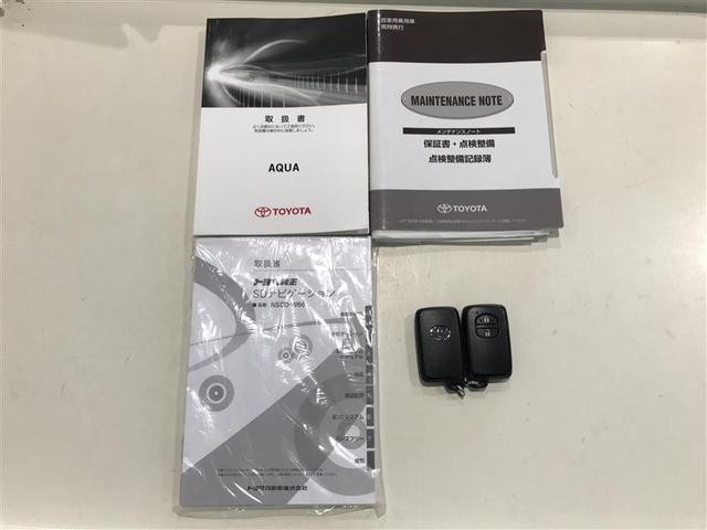 アクア Ｓスタイルブラック　ＡＵＸ端子　記録簿あり　バックモニタ－　ナビＴＶ　イモビライザー　スマートキープッシュスタート　ＥＴＣ付き　Ｗエアバッグ　キーフリ　メモリーナビゲーション　横滑り防止装置付き　１セグ　ＡＢＳ　ＰＳ（11枚目）