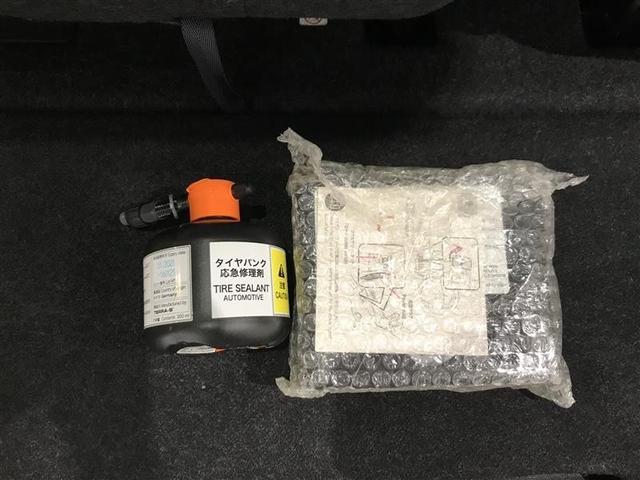 シエンタ X ETC装備 Sキー 地デジ バックガイドモニター 運転席助手席エアバック マニュアルエアコン キーフリーシステム メンテナンスノート メモリーナビゲーション 横滑防止装置 エアバック付き 三列シート(22枚目)