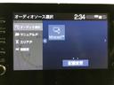 カローラ ハイブリッド　ダブルバイビー　バックモニタ　メディアプレイヤー接続　記録簿有　スマートキ－　プリクラッシュセーフティー　ＬＥＤヘットライト　イモビライザー　フルセグＴＶ　ドライブレコーダー　ＥＴＣ車載器　横滑り防止　ＡＷ　クルコン（6枚目）