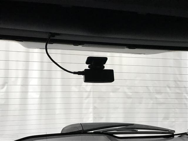 ヤリスクロス ハイブリッドZ ドライブレコーダ インテリジェントキー アルミホイル LEDライト リアカメラ クルーズコントロール 整備記録簿 横滑り防止システム ナビTV メモリーナビゲーション 電動シ-ト パワステ キーフリー(6枚目)