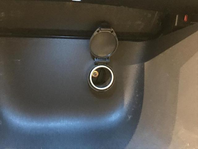 ヤリスクロス ハイブリッドZ ドライブレコーダ インテリジェントキー アルミホイル LEDライト リアカメラ クルーズコントロール 整備記録簿 横滑り防止システム ナビTV メモリーナビゲーション 電動シ-ト パワステ キーフリー(19枚目)