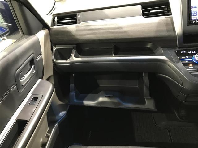 フリード＋ Ｇ　ＡＷ　ウォークスルー　メモリーナビ　盗難防止装置　アイドリングストップ　ＬＥＤヘッド　Ｒカメ　ＥＳＣ　エアバック　ＥＴＣ車載器　パワーウインドウ　スマートキー　ＡＢＳ　フルオートエアコン　Ｗエアバッグ（21枚目）