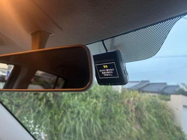 ＭＲワゴン Ｘ　ドライブレコーダー　スマートキー　電動格納ミラー　シートヒーター　ベンチシート　ＡＴ　盗難防止システム　ＡＢＳ　ＣＤ　ＵＳＢ　アルミホイール　衝突安全ボディ　エアコン　パワーステアリング（5枚目）