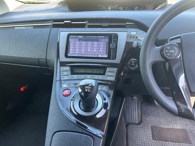 プリウス Sマイコーデ ETC バックカメラ ナビ TV エアロ アルミホイール オートライト HID CVT スマートキー アイドリングストップ 電動格納ミラー 盗難防止システム CD DVD再生 衝突安全ボディ(6枚目)