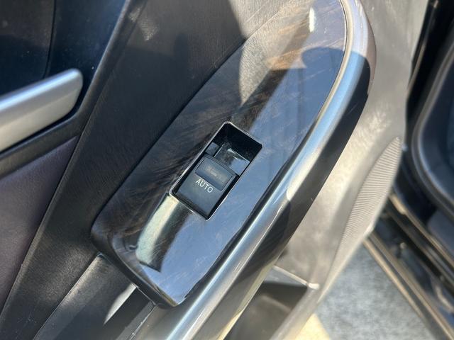 プリウス Sマイコーデ ETC バックカメラ ナビ TV エアロ アルミホイール オートライト HID CVT スマートキー アイドリングストップ 電動格納ミラー 盗難防止システム CD DVD再生 衝突安全ボディ(29枚目)