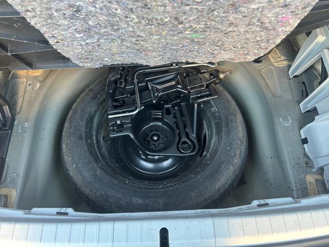 プリウス Sマイコーデ ETC バックカメラ ナビ TV エアロ アルミホイール オートライト HID CVT スマートキー アイドリングストップ 電動格納ミラー 盗難防止システム CD DVD再生 衝突安全ボディ(38枚目)