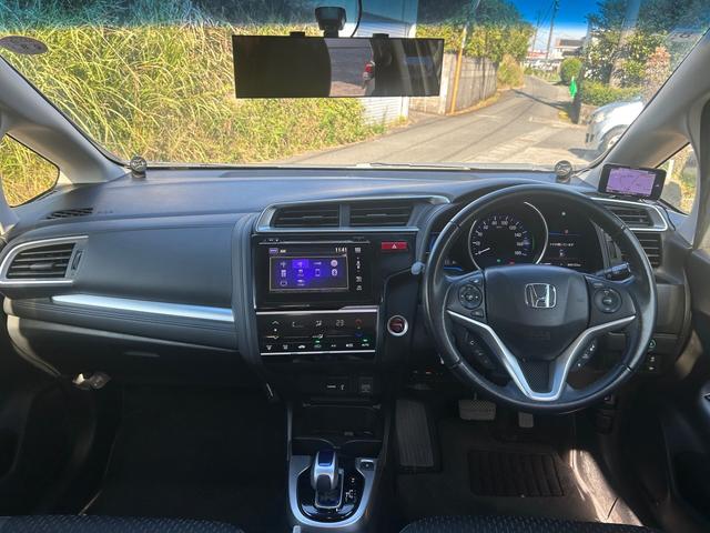 フィットハイブリッド Ｌパッケージ　ハイブリッド　ドライブレコーダー　ＥＴＣ　バックカメラ　ナビ　ＴＶ　エアロ　オートクルーズコントロール　オートライト　ＬＥＤヘッドランプ　スマートキー　電動格納ミラー　ＡＴ　盗難防止システム（2枚目）