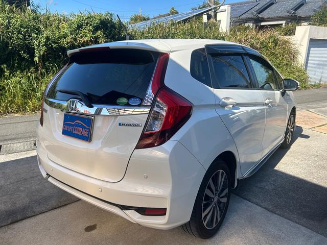 フィットハイブリッド Ｌパッケージ　ハイブリッド　ドライブレコーダー　ＥＴＣ　バックカメラ　ナビ　ＴＶ　エアロ　オートクルーズコントロール　オートライト　ＬＥＤヘッドランプ　スマートキー　電動格納ミラー　ＡＴ　盗難防止システム（17枚目）