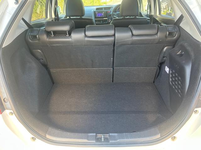 フィットハイブリッド Ｌパッケージ　ハイブリッド　ドライブレコーダー　ＥＴＣ　バックカメラ　ナビ　ＴＶ　エアロ　オートクルーズコントロール　オートライト　ＬＥＤヘッドランプ　スマートキー　電動格納ミラー　ＡＴ　盗難防止システム（18枚目）