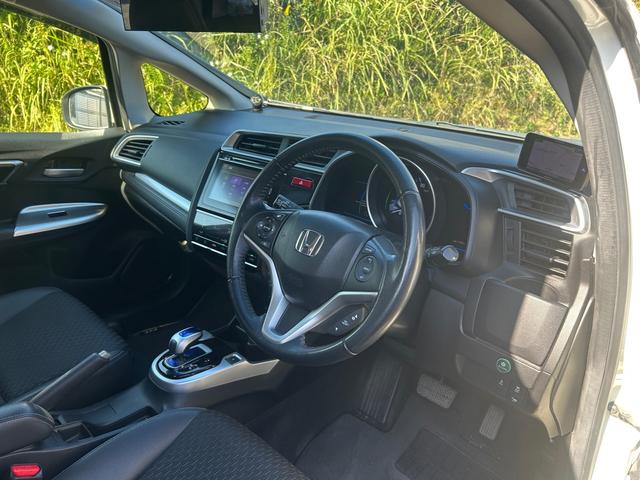 フィットハイブリッド Ｌパッケージ　ハイブリッド　ドライブレコーダー　ＥＴＣ　バックカメラ　ナビ　ＴＶ　エアロ　オートクルーズコントロール　オートライト　ＬＥＤヘッドランプ　スマートキー　電動格納ミラー　ＡＴ　盗難防止システム（30枚目）