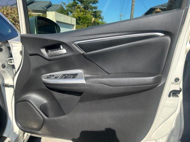 フィットハイブリッド Ｌパッケージ　ハイブリッド　ドライブレコーダー　ＥＴＣ　バックカメラ　ナビ　ＴＶ　エアロ　オートクルーズコントロール　オートライト　ＬＥＤヘッドランプ　スマートキー　電動格納ミラー　ＡＴ　盗難防止システム（39枚目）