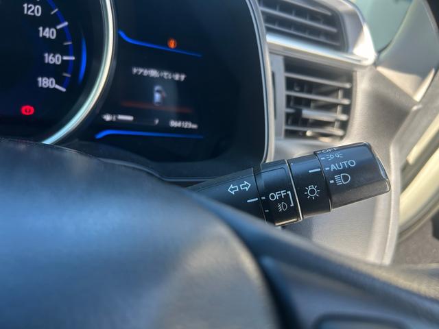 フィットハイブリッド Ｌパッケージ　ハイブリッド　ドライブレコーダー　ＥＴＣ　バックカメラ　ナビ　ＴＶ　エアロ　オートクルーズコントロール　オートライト　ＬＥＤヘッドランプ　スマートキー　電動格納ミラー　ＡＴ　盗難防止システム（44枚目）