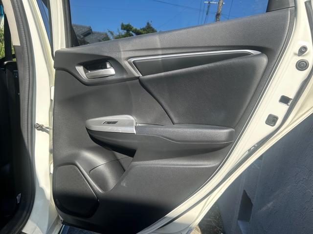 フィットハイブリッド Ｌパッケージ　ハイブリッド　ドライブレコーダー　ＥＴＣ　バックカメラ　ナビ　ＴＶ　エアロ　オートクルーズコントロール　オートライト　ＬＥＤヘッドランプ　スマートキー　電動格納ミラー　ＡＴ　盗難防止システム（57枚目）