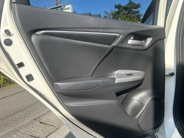 フィットハイブリッド Ｌパッケージ　ハイブリッド　ドライブレコーダー　ＥＴＣ　バックカメラ　ナビ　ＴＶ　エアロ　オートクルーズコントロール　オートライト　ＬＥＤヘッドランプ　スマートキー　電動格納ミラー　ＡＴ　盗難防止システム（58枚目）