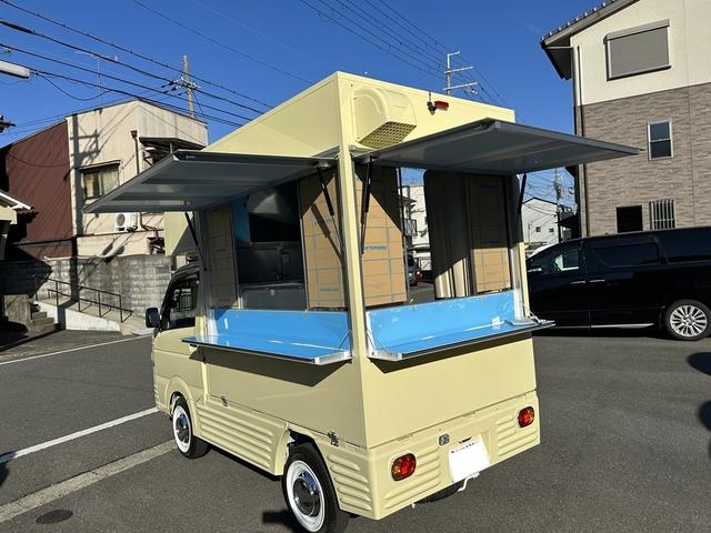 キャリイトラック 　移動販売車キッチンカー８ナンバー新品レトロフェイスチェンジサイドエアロホイルキャップ全塗装新品キッチンボックス左後方跳ね上げアクリル仕切窓新品台下冷蔵庫２００Ｌ給排水タンク防水フロア室内照明換気扇（15枚目）