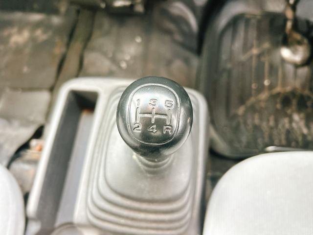 発進時や後退時に必ず操作するレバーです。操作のしやすさが肝になってきます。ぜひ一度体感してください。