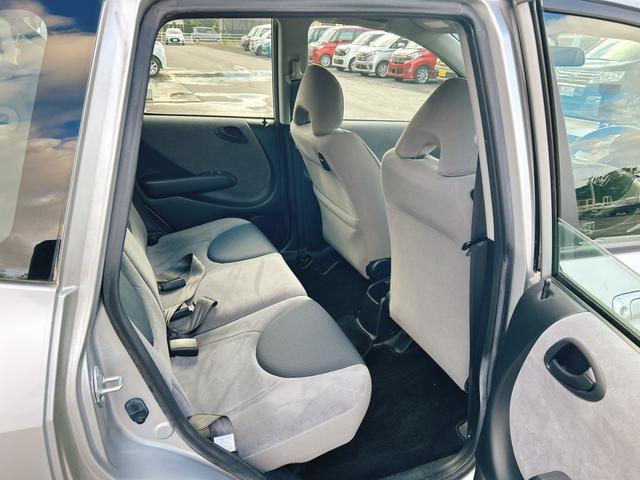 フィット 1.3A ETC キーレスエントリー CVT 衝突安全ボディ ABS CD エアコン パワーステアリング パワーウィンドウ(25枚目)