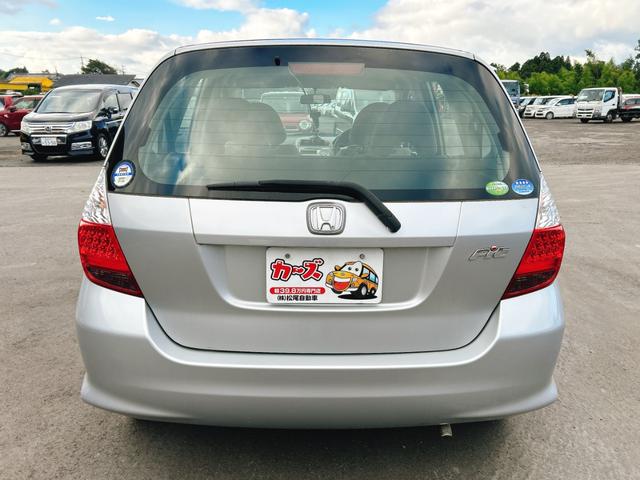 フィット 1.3A ETC キーレスエントリー CVT 衝突安全ボディ ABS CD エアコン パワーステアリング パワーウィンドウ(34枚目)