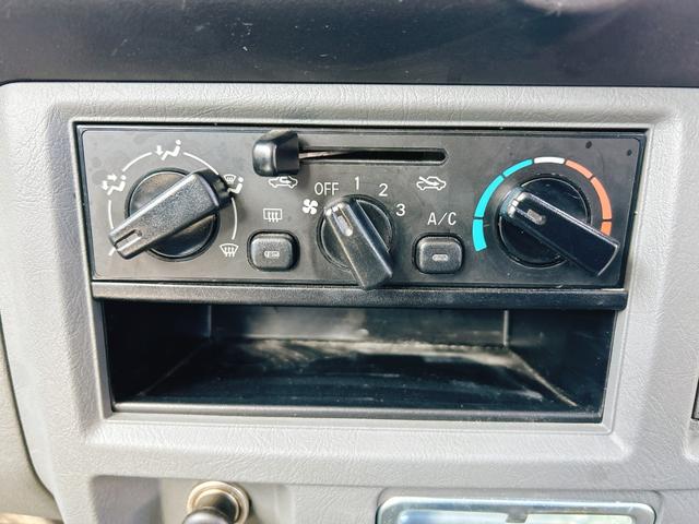 ミニキャブバン ＣＤ　ＡＴ　両側スライドドア　キーレスエントリー　ＡＢＳ　エアコン　運転席エアバッグ　助手席エアバッグ　ＬＰＧ車（5枚目）