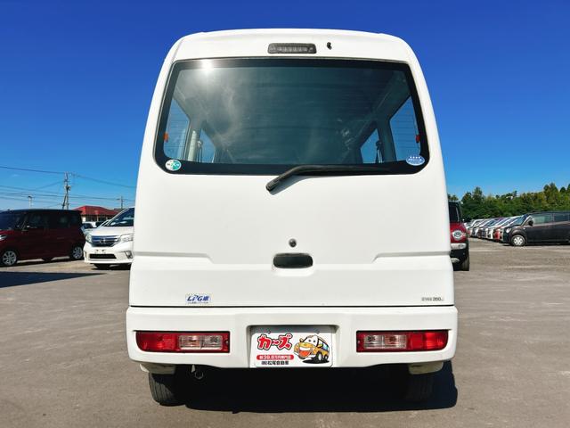 ミニキャブバン ＣＤ　ＡＴ　両側スライドドア　キーレスエントリー　ＡＢＳ　エアコン　運転席エアバッグ　助手席エアバッグ　ＬＰＧ車（17枚目）