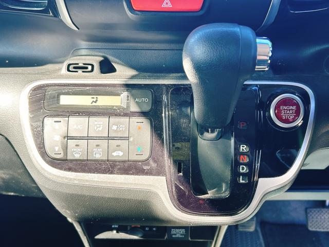 N-BOXカスタム G・Lパッケージ 保証12ヵ月・走行無制限 ETC バックカメラ 両側スライド・片側電動 ナビ TV 衝突被害軽減システム オートライト HID スマートキー アイドリングストップ 電動格納ミラー ベンチシート CVT(6枚目)