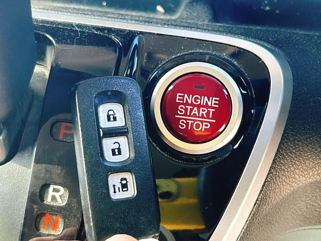 N-BOXカスタム G・Lパッケージ 保証12ヵ月・走行無制限 ETC バックカメラ 両側スライド・片側電動 ナビ TV 衝突被害軽減システム オートライト HID スマートキー アイドリングストップ 電動格納ミラー ベンチシート CVT(10枚目)