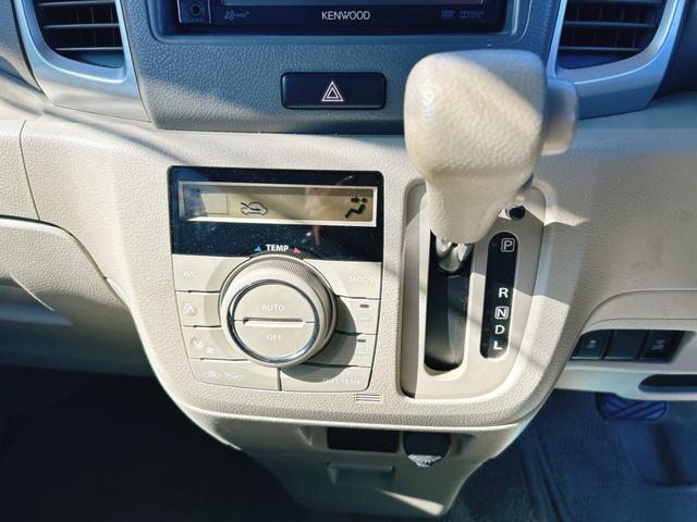 シフトレバー。ぜひ一度お客様の目で確認してください。