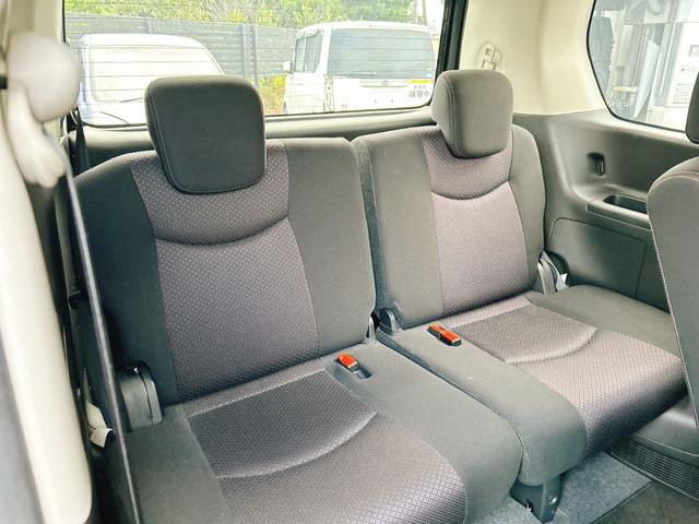 セレナ ハイウェイスターＧ　Ｓ－ハイブリッド　保証１２ヵ月・走行無制限　ＥＴＣ　バックカメラ　ＴＶ　オートクルーズコントロール　両側電動スライドドア　オートライト　スマートキー　アイドリングストップ　電動格納ミラー　後席モニター　３列シート（42枚目）