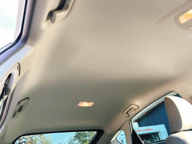 プリウス Ｓツーリングセレクション　ＥＴＣ　バックカメラ　ナビ　ＴＶ　アルミホイール　ＬＥＤヘッドランプ　ヘッドライトウォッシャー　ＣＶＴ　スマートキー　アイドリングストップ　電動格納ミラー　盗難防止システム　ＣＤ　ＤＶＤ再生（38枚目）