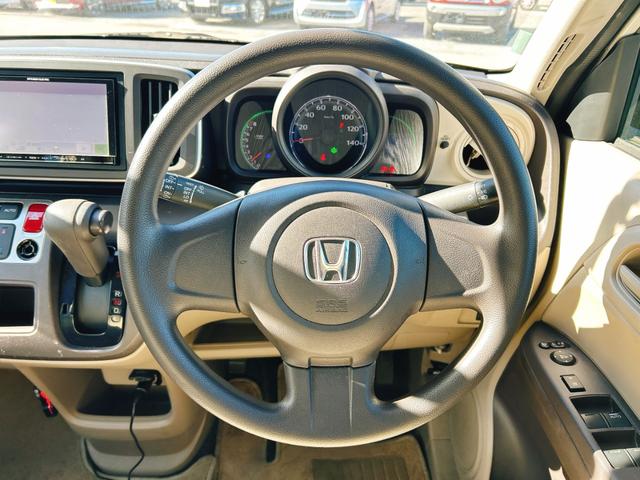 ハンドルの状態が悪いと運転に集中できませんよね。こちらの車、お気軽にお問い合わせください。