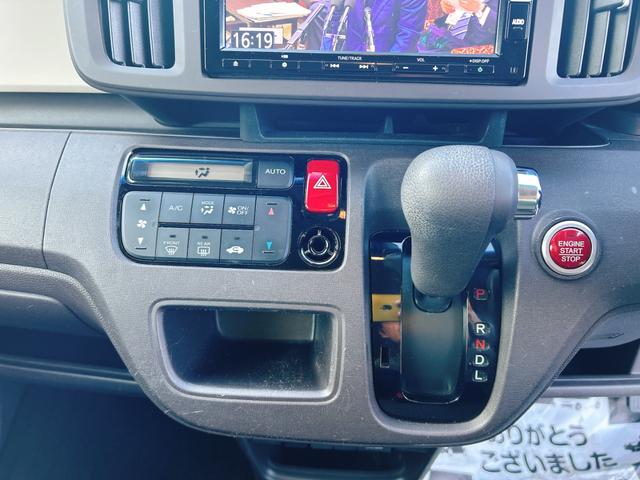 発進時や後退時に必ず操作するレバーです。操作のしやすさが肝になってきます。ぜひ一度体感してください。