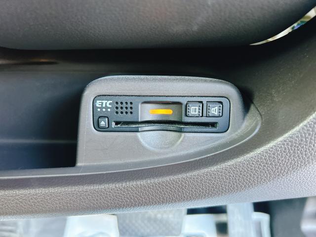 今では必需品のＥＴＣも付いております。高速道路での出入りもスムーズ。渋滞緩和にもなりエコにも繋がります。